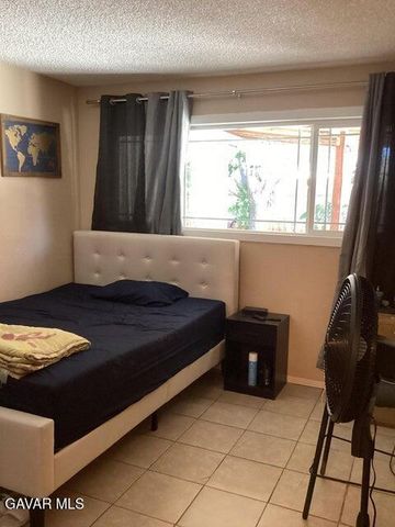 44014 Fern Avenue, Lancaster, CA 93534