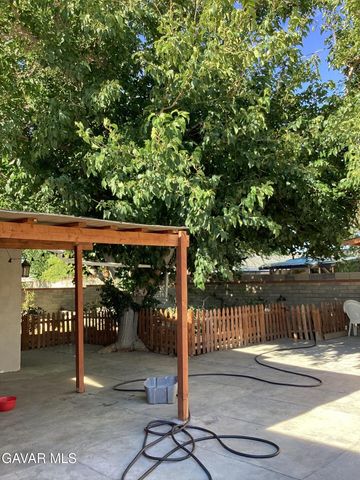 44014 Fern Avenue, Lancaster, CA 93534