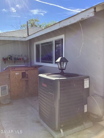 44014 Fern Avenue, Lancaster, CA 93534