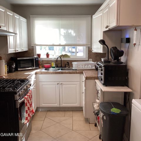 44014 Fern Avenue, Lancaster, CA 93534