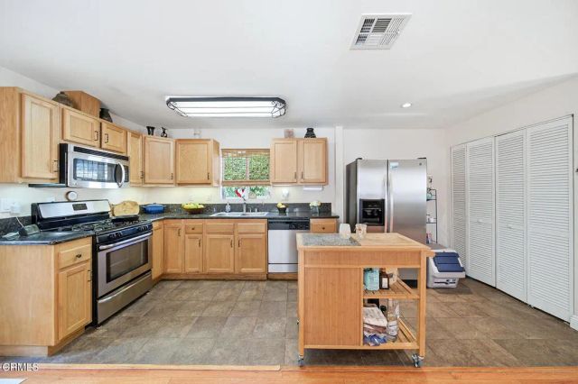 8950 Oswego Street, Sunland, CA 91040