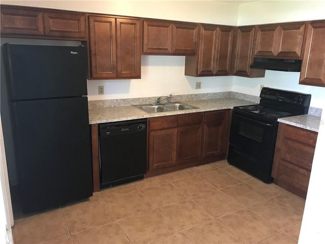 2415 S CEDAR AVENUE B, Sanford, FL 32771