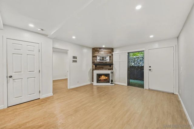 8362 Via Sonoma c, La Jolla, CA 92037