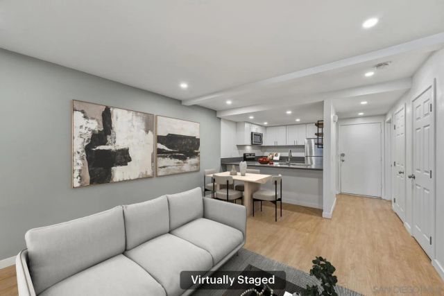 8362 Via Sonoma c, La Jolla, CA 92037