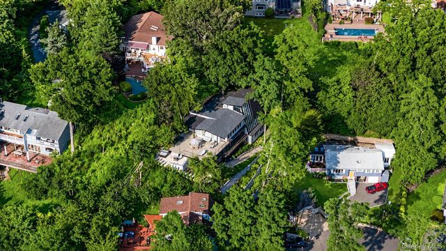 26 Argyle Drive, Northport, NY 11768