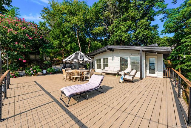 26 Argyle Drive, Northport, NY 11768