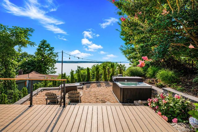 26 Argyle Drive, Northport, NY 11768
