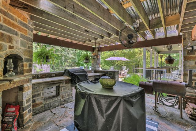 991 Kings Way, Coldspring, TX 77331