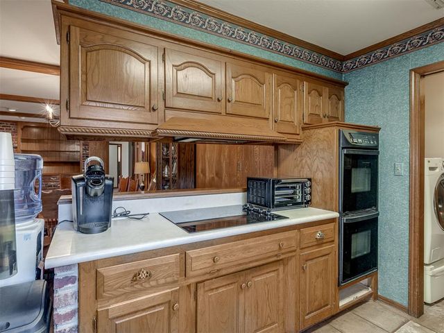 3652 Sunvalley Drive, Midwest City, OK 73110