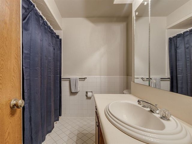 3652 Sunvalley Drive, Midwest City, OK 73110