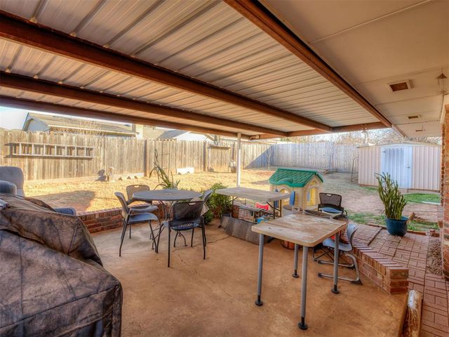 3652 Sunvalley Drive, Midwest City, OK 73110