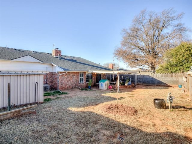 3652 Sunvalley Drive, Midwest City, OK 73110