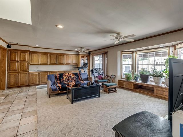 3652 Sunvalley Drive, Midwest City, OK 73110
