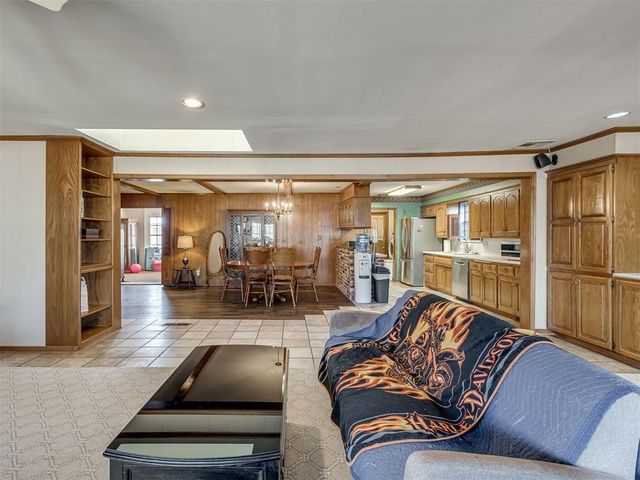 3652 Sunvalley Drive, Midwest City, OK 73110