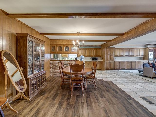 3652 Sunvalley Drive, Midwest City, OK 73110