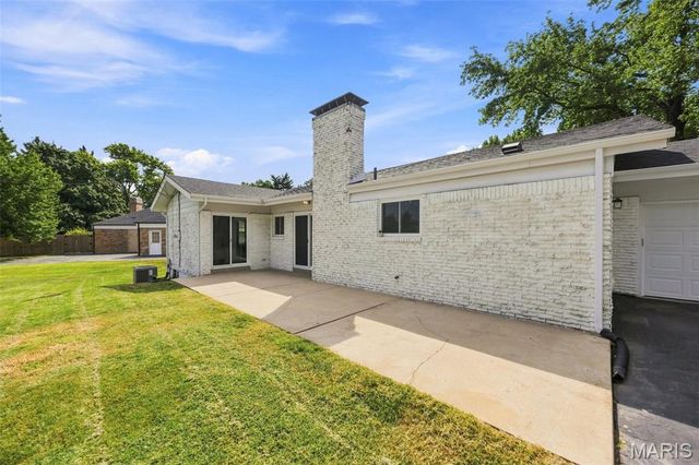 165 Saddleford Drive, Chesterfield, MO 63017