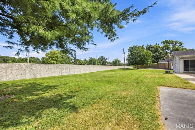 165 Saddleford Drive, Chesterfield, MO 63017