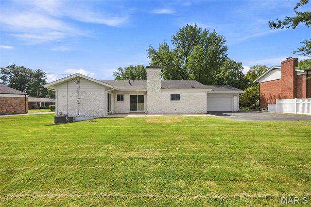 165 Saddleford Drive, Chesterfield, MO 63017