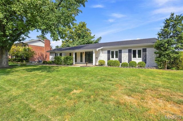 165 Saddleford Drive, Chesterfield, MO 63017