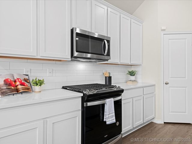 1507 Foxtail Park Lane, Bartlesville, OK 74006