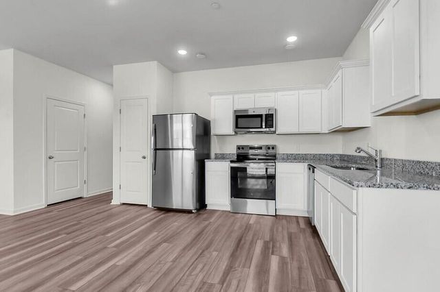 427 Colchester Court, Moncks Corner, SC 29461