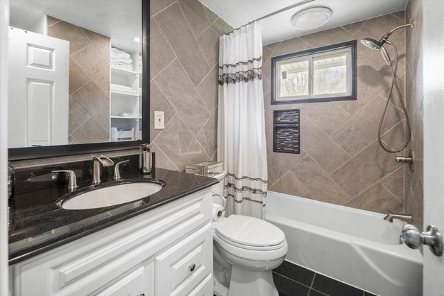 118 North St, Grafton, MA 01519
