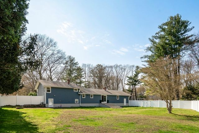 118 North St, Grafton, MA 01519
