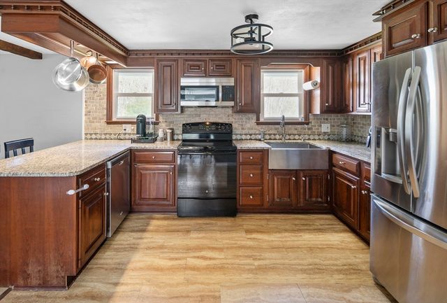 118 North St, Grafton, MA 01519