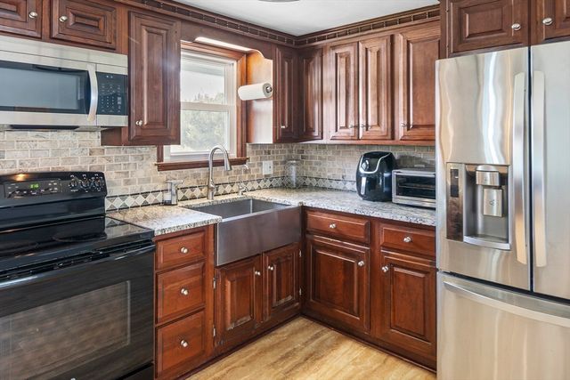 118 North St, Grafton, MA 01519