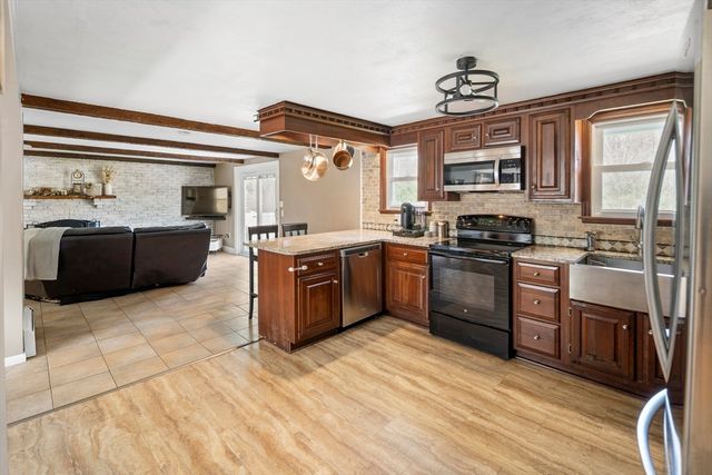 118 North St, Grafton, MA 01519