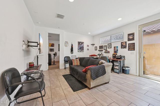 1545 W CARMEN Street, Phoenix, AZ 85041