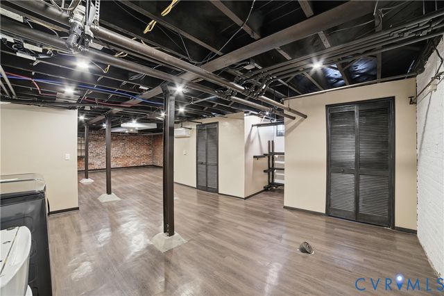3330 W Franklin St, Richmond, VA 23221