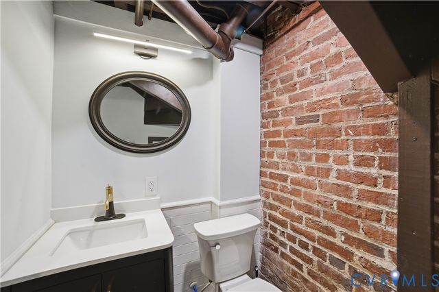 3330 W Franklin St, Richmond, VA 23221