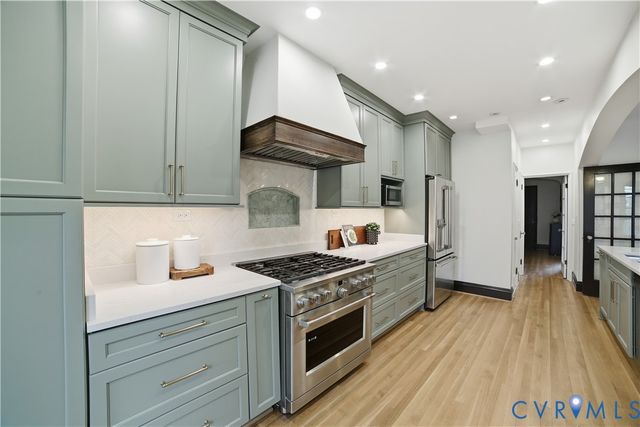 3330 W Franklin St, Richmond, VA 23221