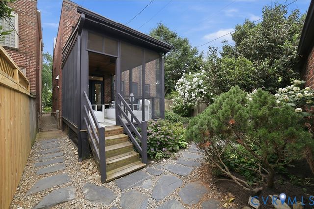 3330 W Franklin St, Richmond, VA 23221