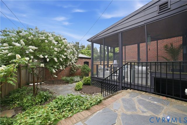 3330 W Franklin St, Richmond, VA 23221