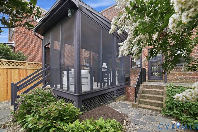 3330 W Franklin St, Richmond, VA 23221