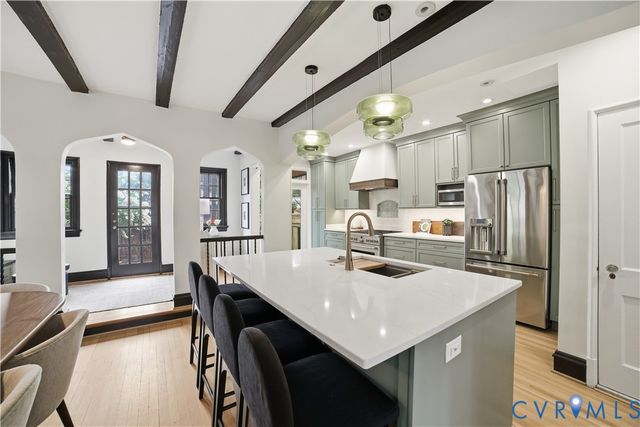 3330 W Franklin St, Richmond, VA 23221