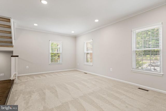 7867 WINTERCRESS LN, Springfield, VA 22152