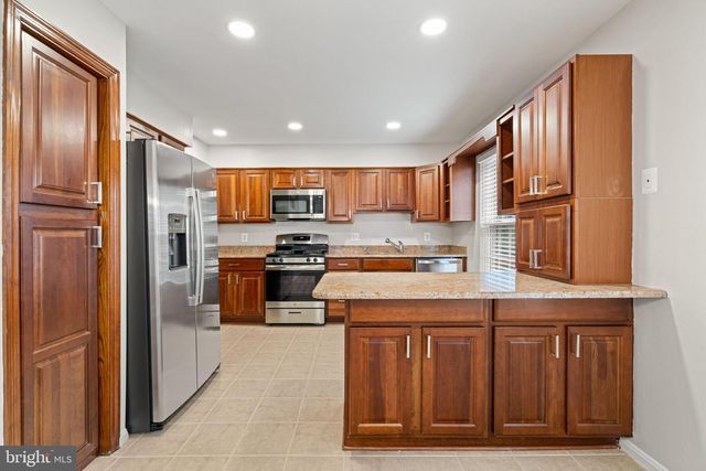 7867 WINTERCRESS LN, Springfield, VA 22152