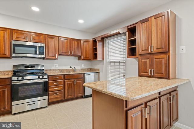 7867 WINTERCRESS LN, Springfield, VA 22152