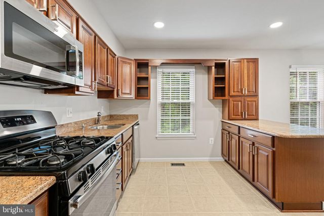 7867 WINTERCRESS LN, Springfield, VA 22152