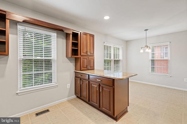 7867 WINTERCRESS LN, Springfield, VA 22152