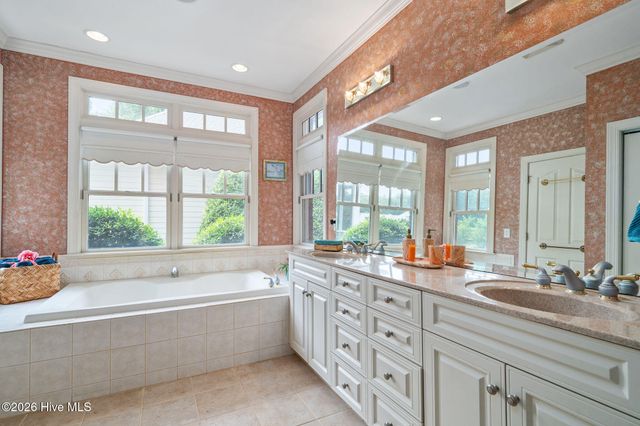 148 E Grandiflora Drive, Wallace, NC 28466