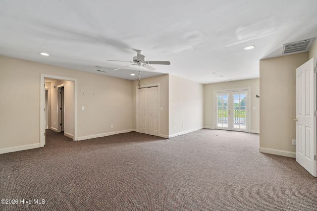 148 E Grandiflora Drive, Wallace, NC 28466