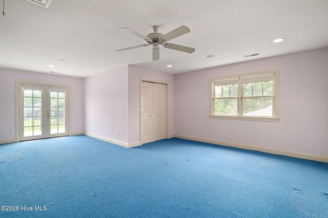 148 E Grandiflora Drive, Wallace, NC 28466