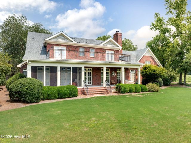 148 E Grandiflora Drive, Wallace, NC 28466
