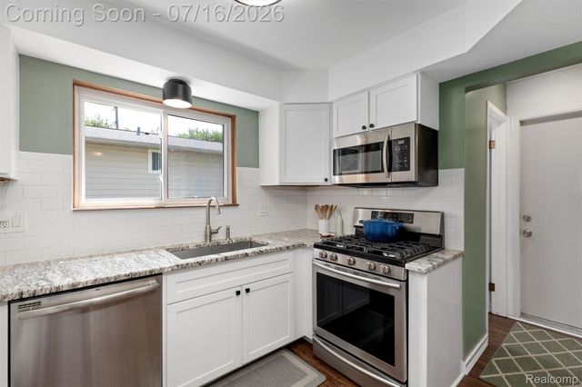 7226 Camelia Court, Canton Charter Township, MI 48187