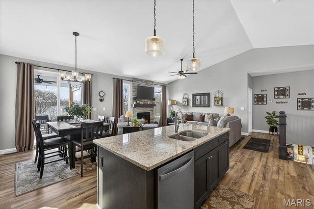 2002 Morningside Place, Maryville, IL 62062