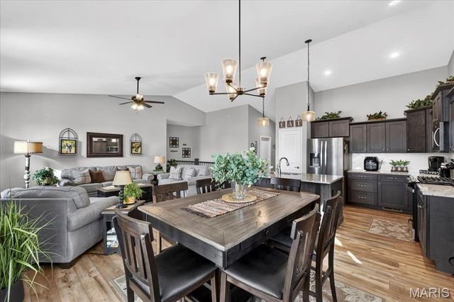 2002 Morningside Place, Maryville, IL 62062